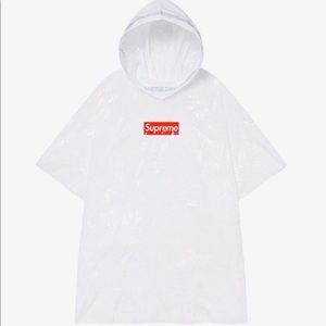 1x Supreme Poncho